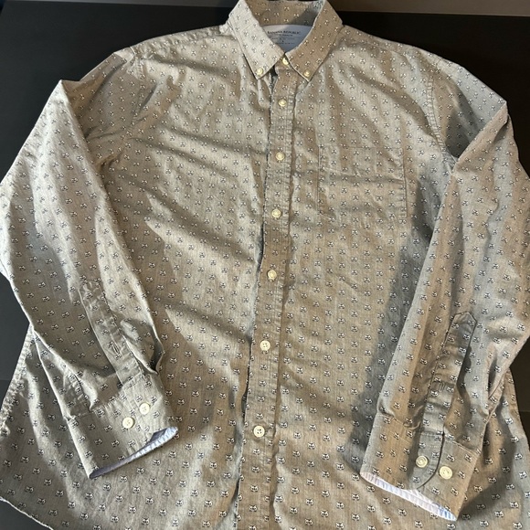 Banana Republic Other - Banana Republic Gray Untucked Slim‎ Fit L Men’s Patterned Button-Down Shirt